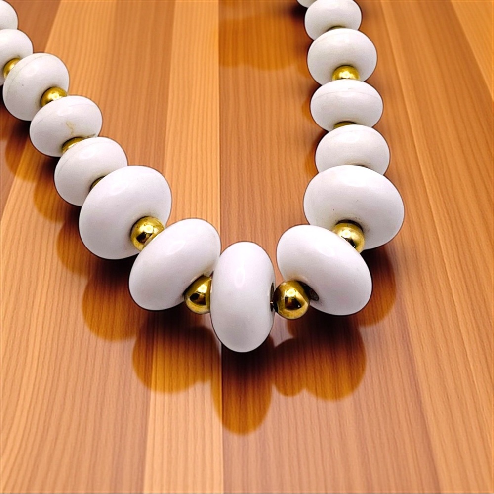 Classy Vintage Signed Napier White Lucite Rondelle Bead Necklace